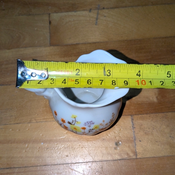 Genin Trudeau | Vintage Small Mini Creamer Pitcher Floral White | Made in Japan - Picture 9 of 11